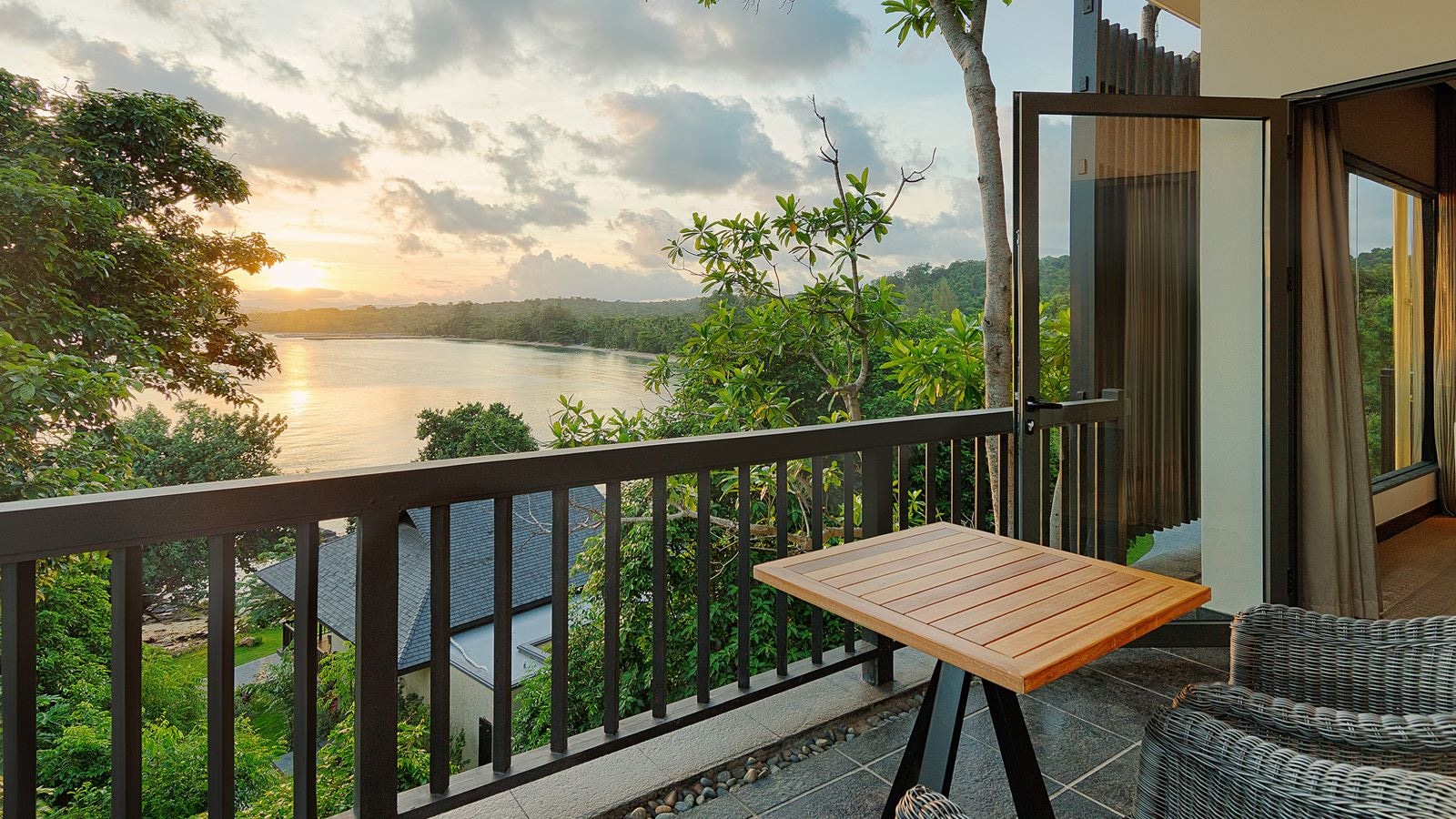 rooms-blue-ocean-deluxe