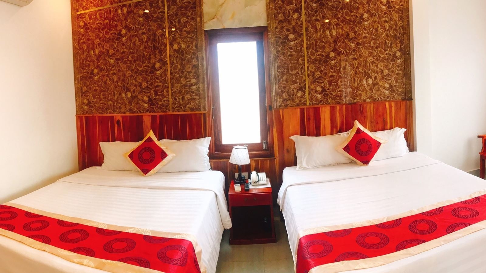 rooms-building-garden-view