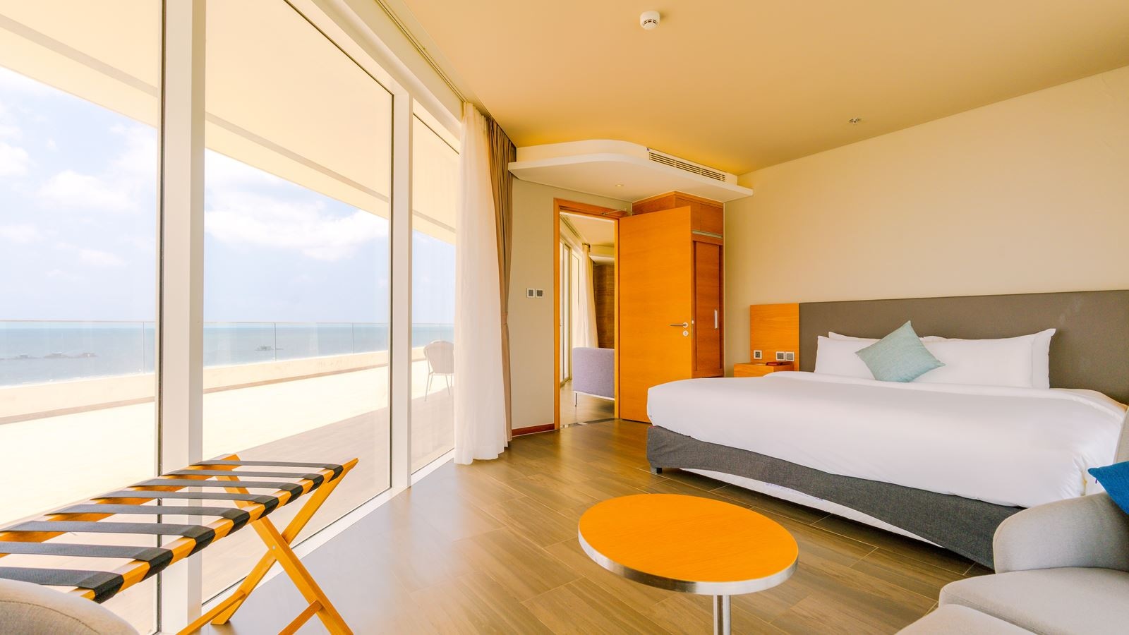 rooms-suite-2-bedrooms-with-spa-for-4-pax-only