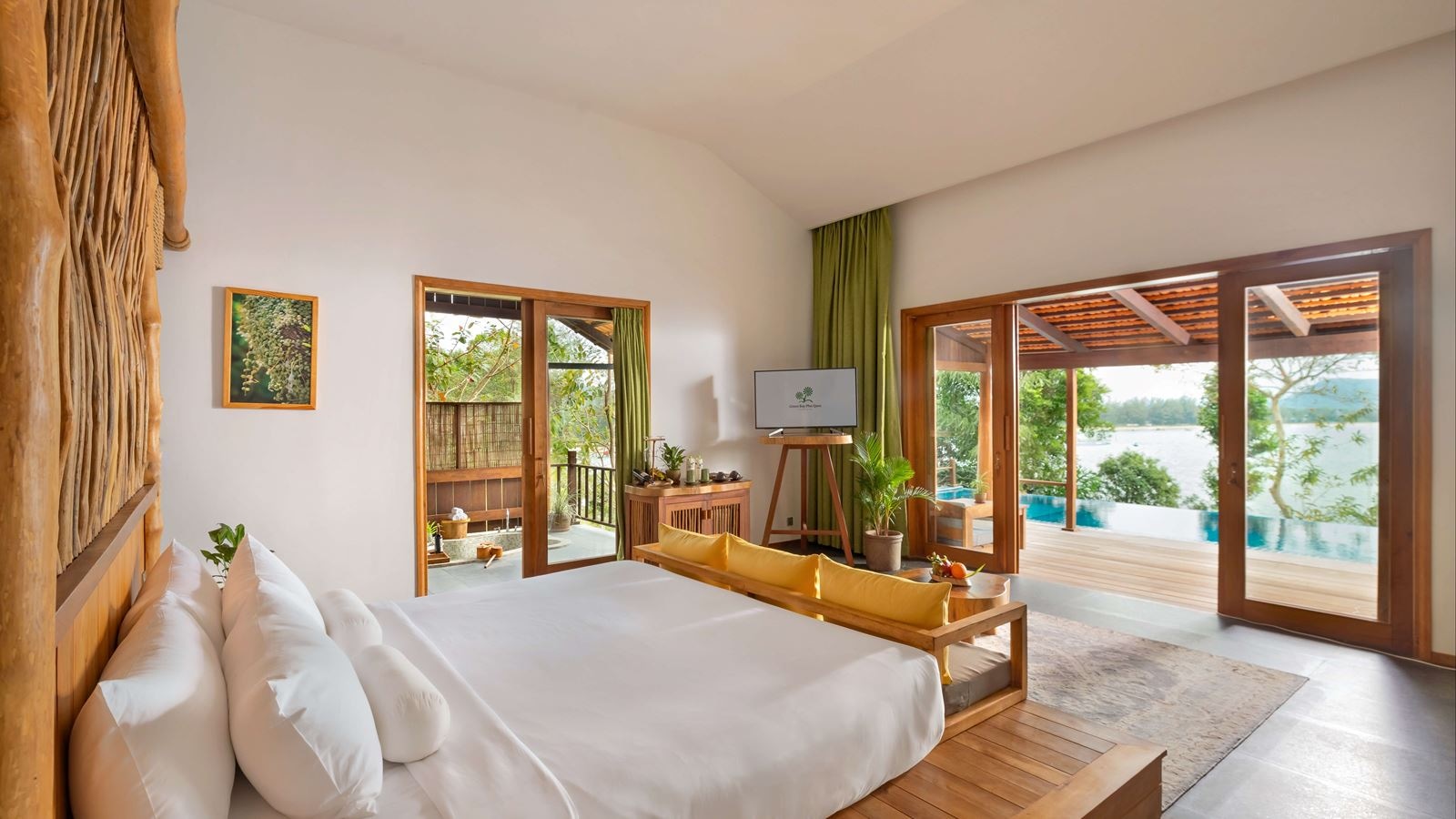 rooms-ocean-pool-villa