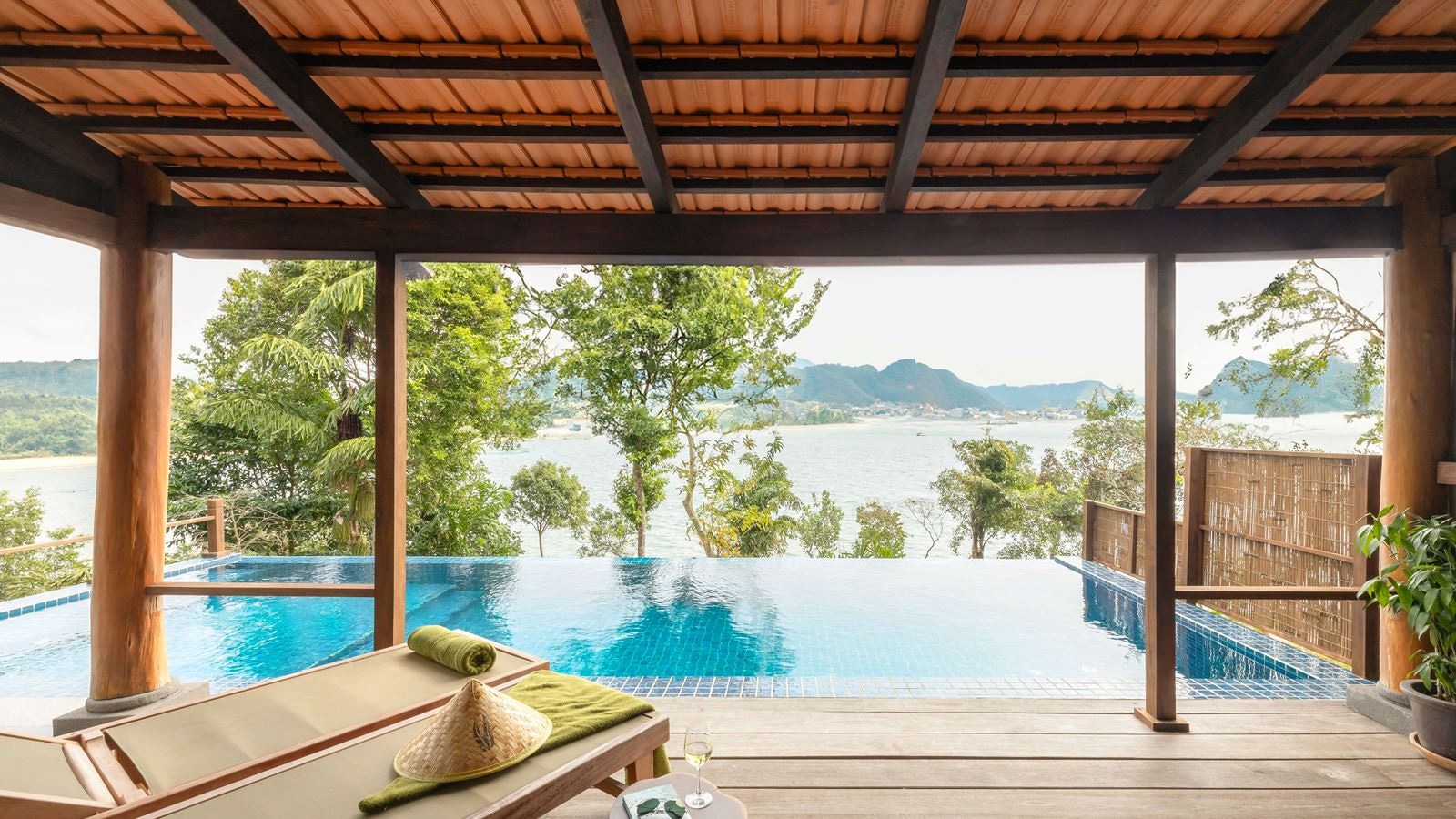 rooms-ocean-pool-villa-child-without-extra-bed