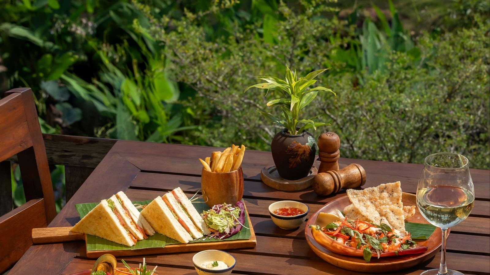 restaurants-lady-palm-restaurant