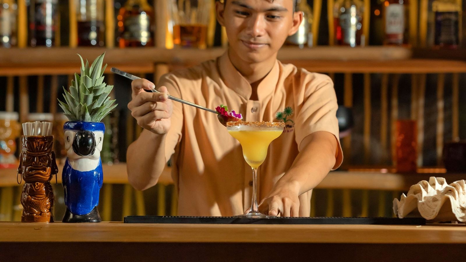 bars-coral-bay-lounge