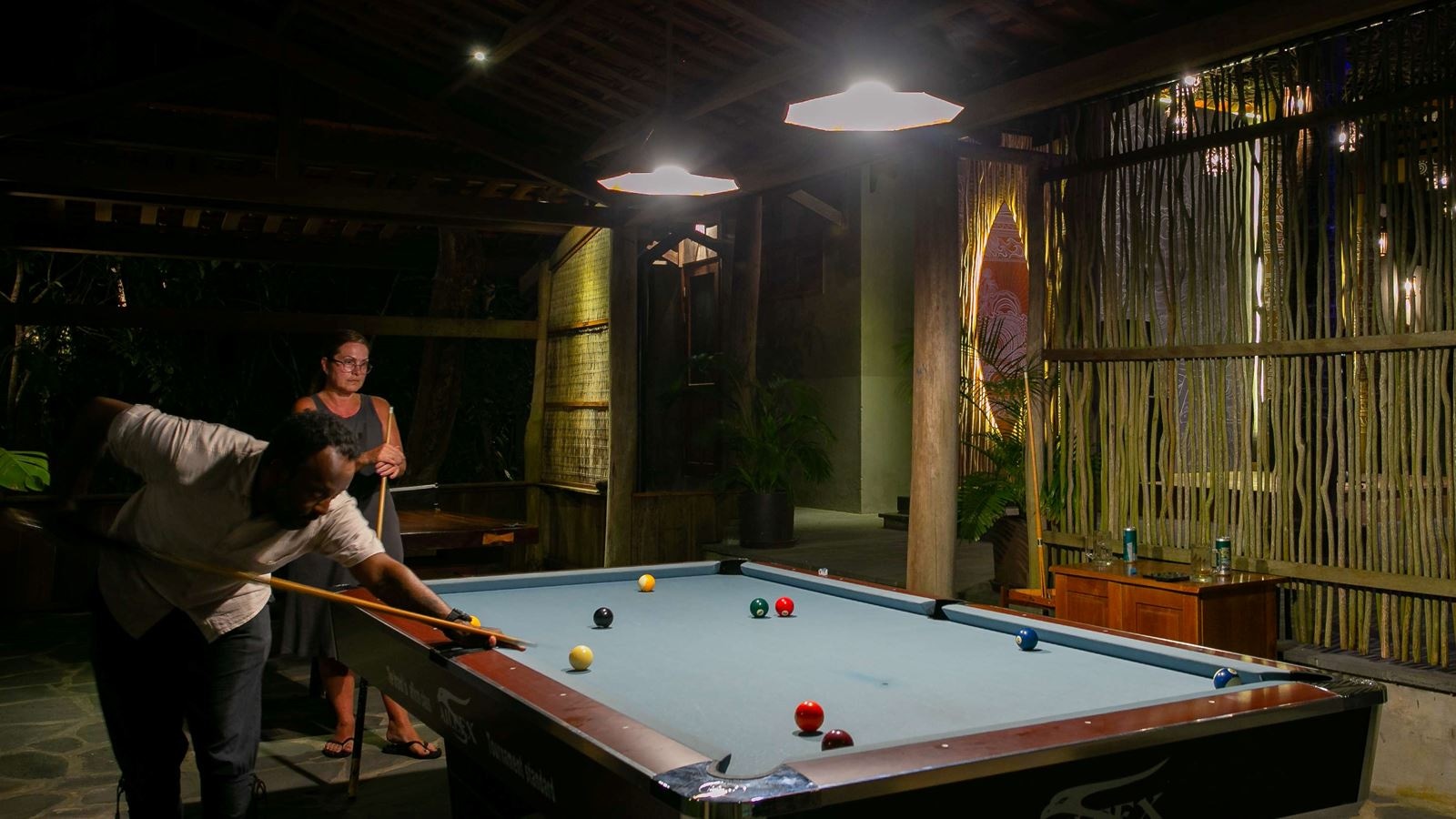 bars-coral-bay-lounge