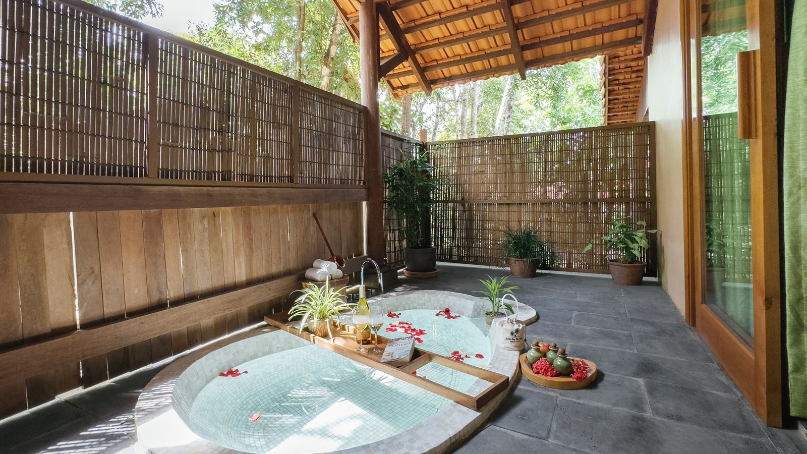 rooms-green-pool-villa