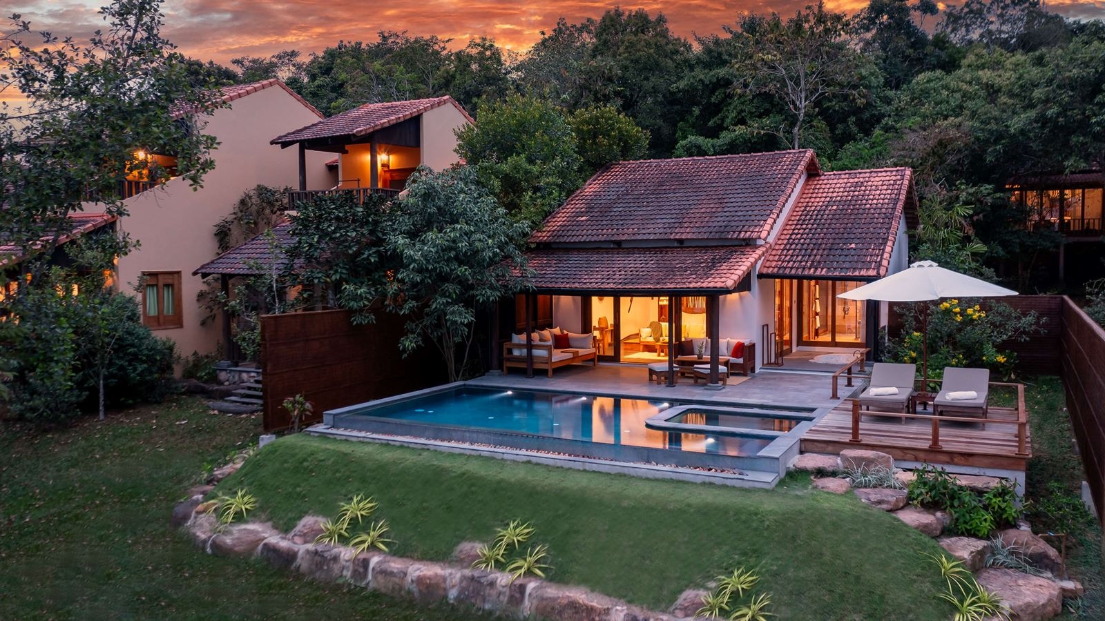 rooms-beachfront-pool-villa