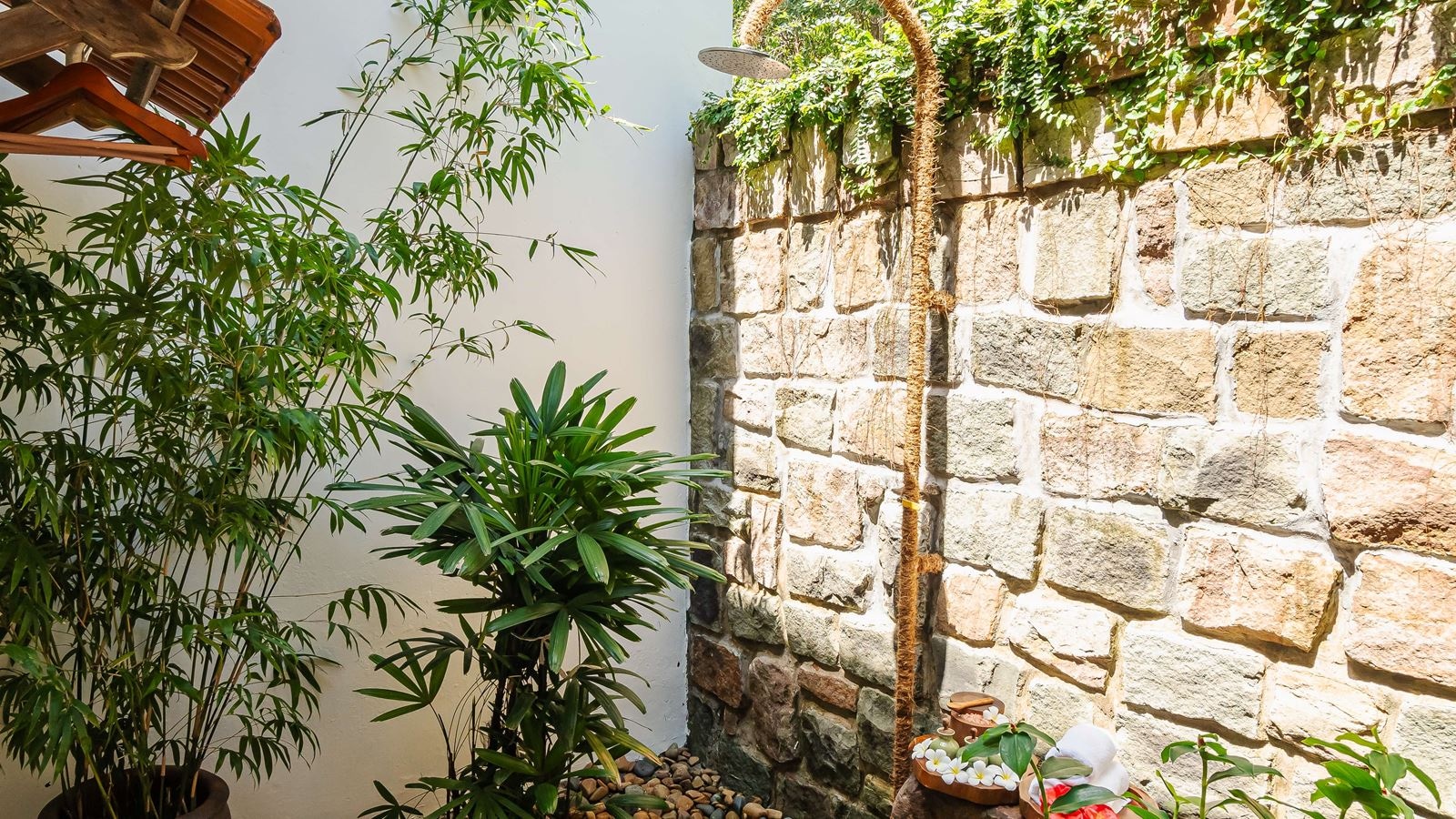 rooms-beachfront-pool-villa-child-without-extra-bed