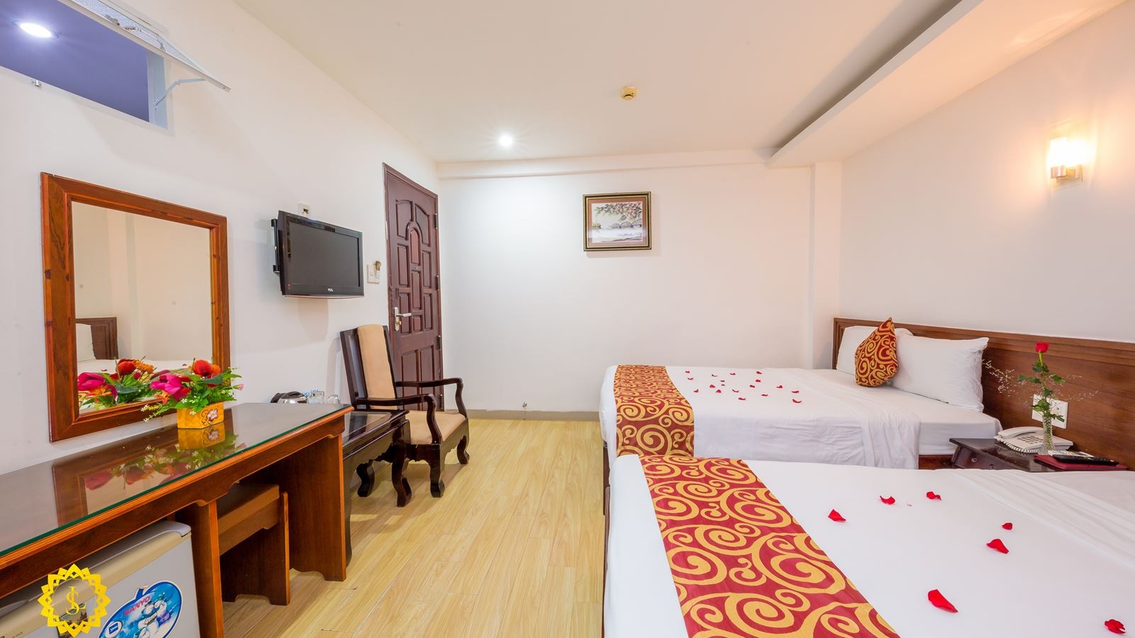 rooms-standard-interior-no-window