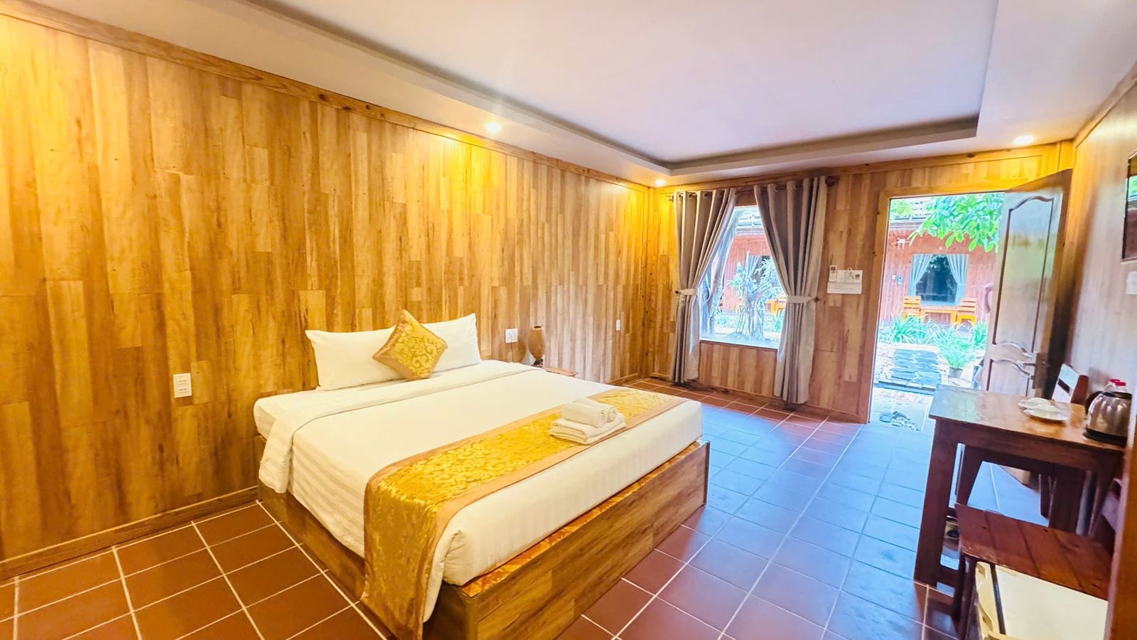 rooms-bungalow-garden-view