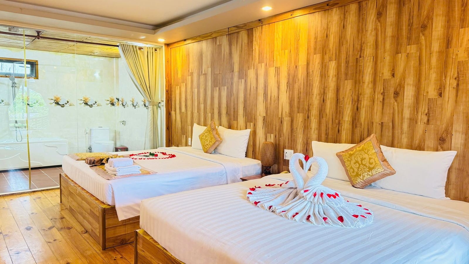 rooms-family-bungalow-garden-view