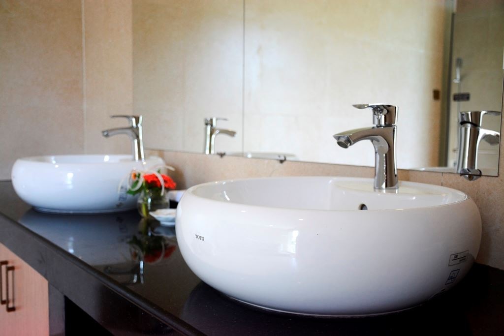 rooms-luxury-room-golf-course-view