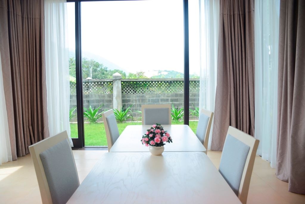 rooms-suite-room-with-pool-mountain-view