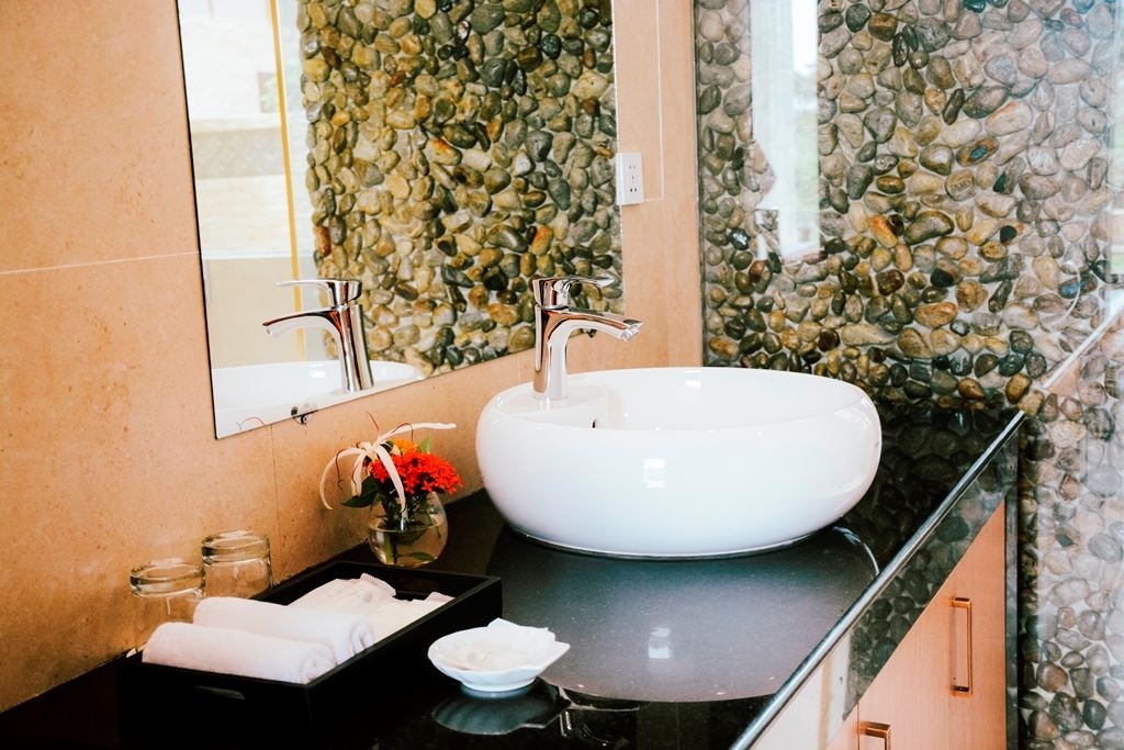 rooms-suite-room-with-pool-golf-course-view