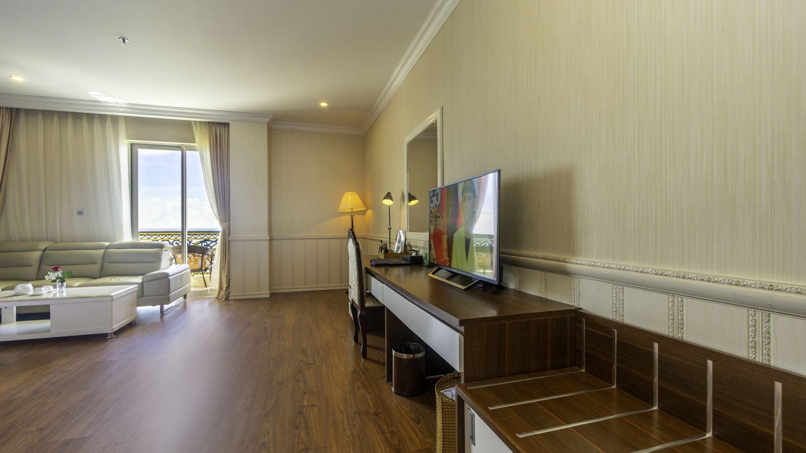 rooms-suite-sea-view-with-balcony-main-building-child-without-extra-bed