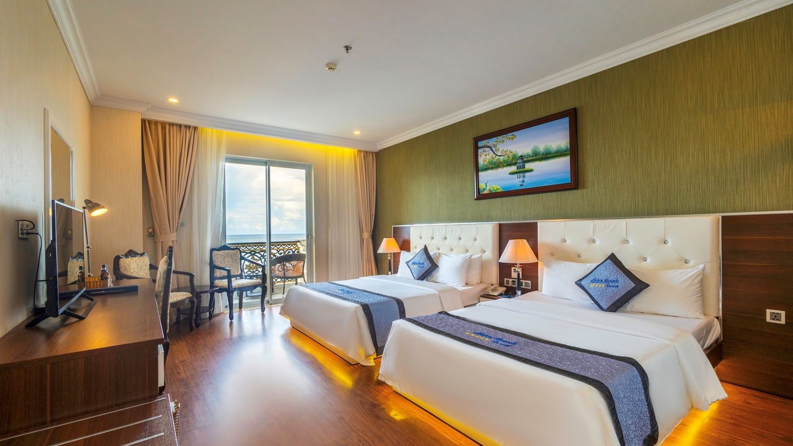 rooms-deluxe-sea-view-with-balcony-main-building