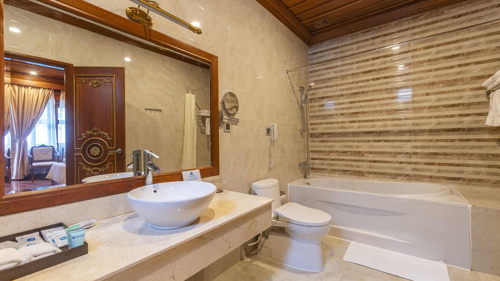 rooms-luxury-bungalow-with-terrace-child-without-extra-bed