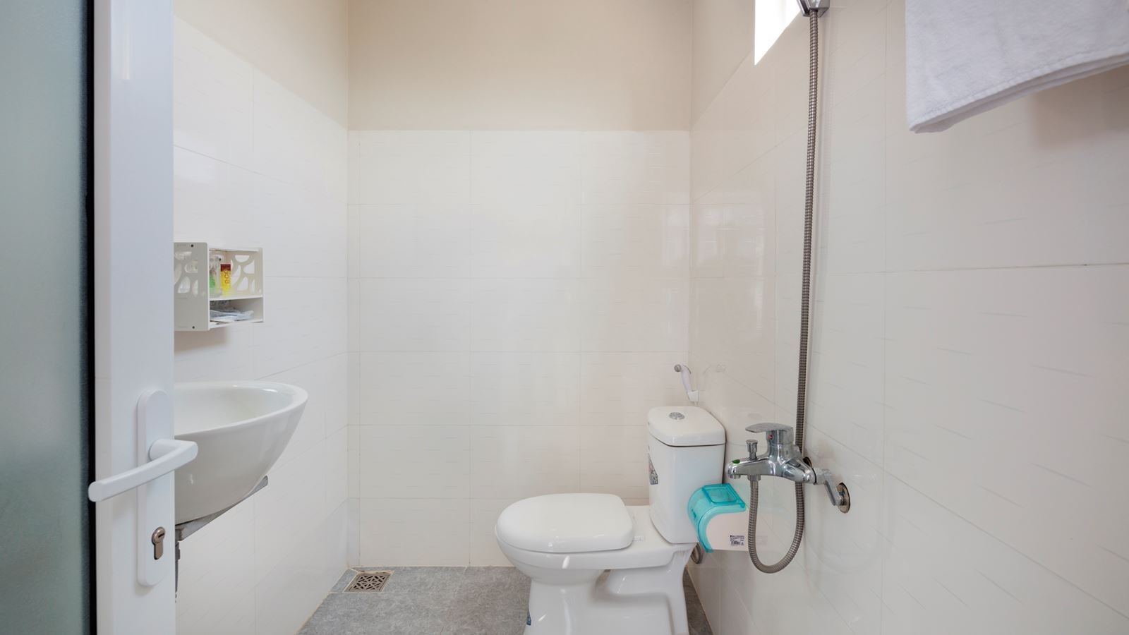 rooms-standard-interior-no-window