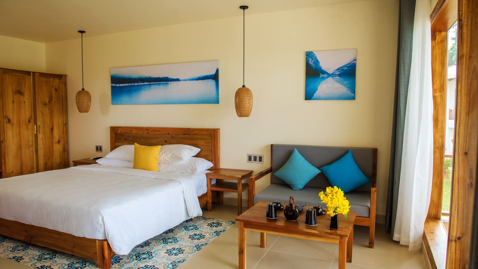 rooms-deluxe-garden-view-balcony