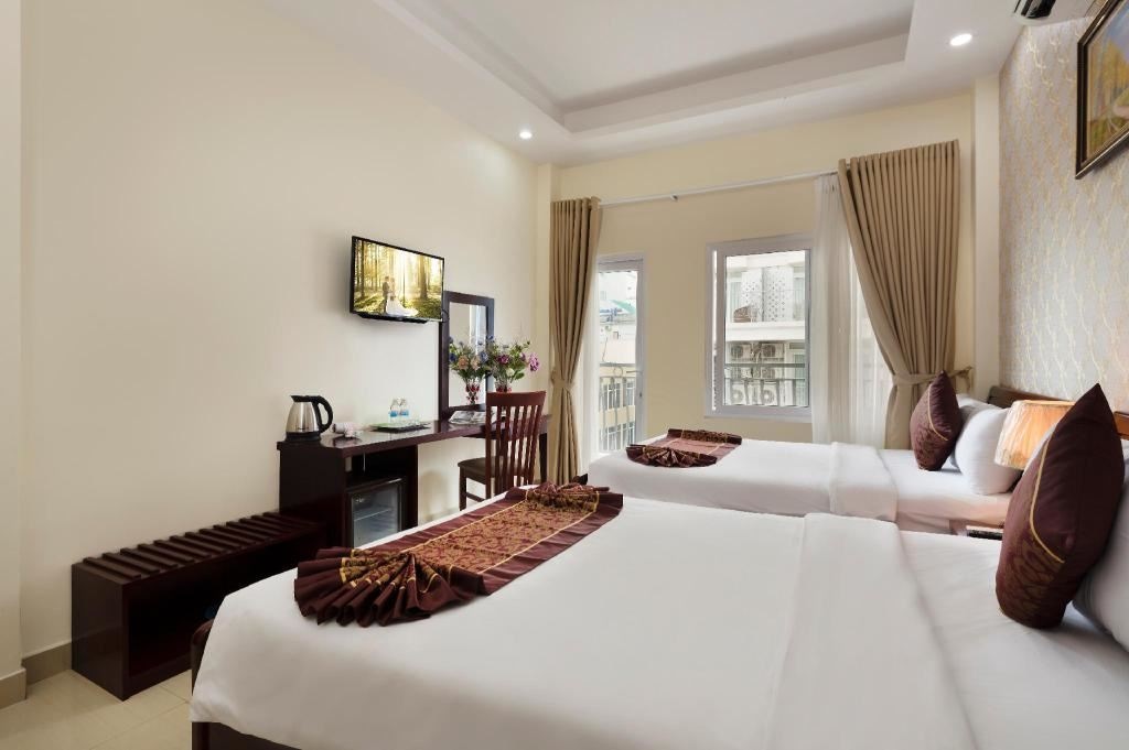 rooms-deluxe-city-view