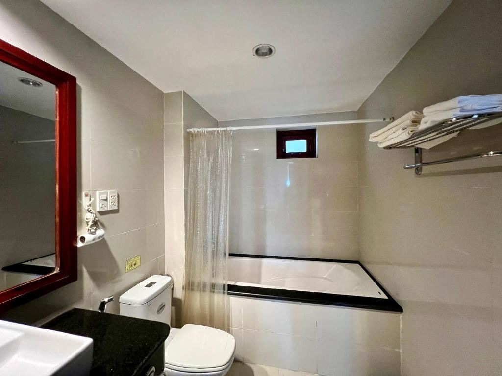 rooms-deluxe-garden-view-balcony