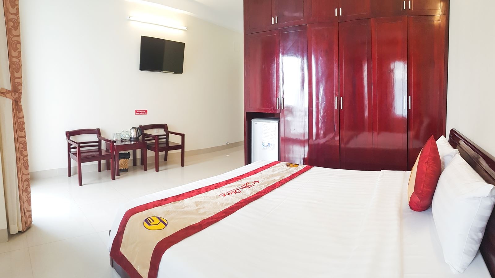 rooms-senior-deluxe-dbl-with-balcony