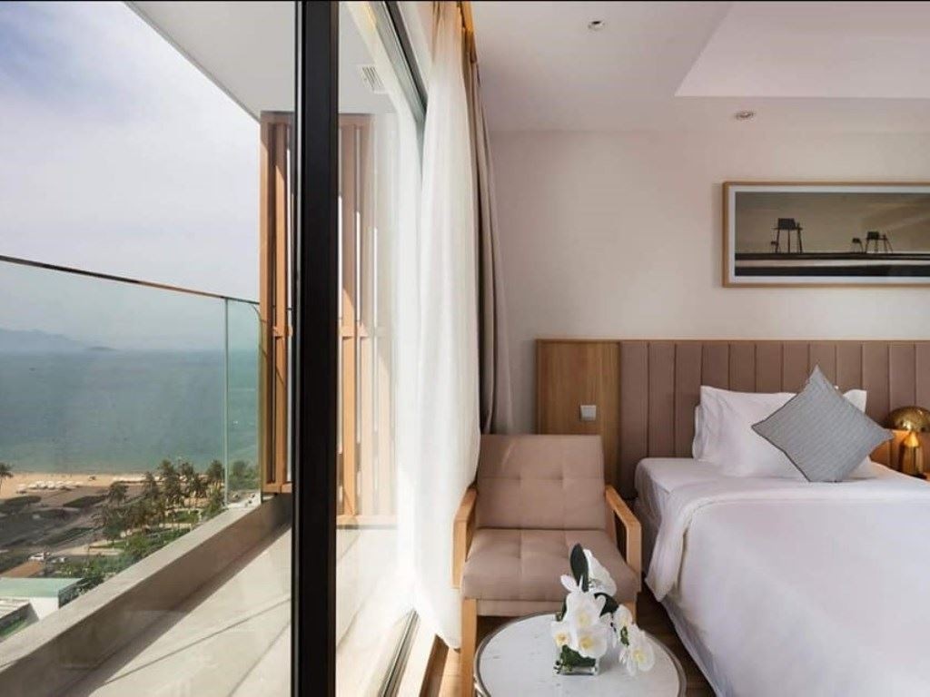 rooms-senior-deluxe-with-french-balcony-child-without-extra-bed