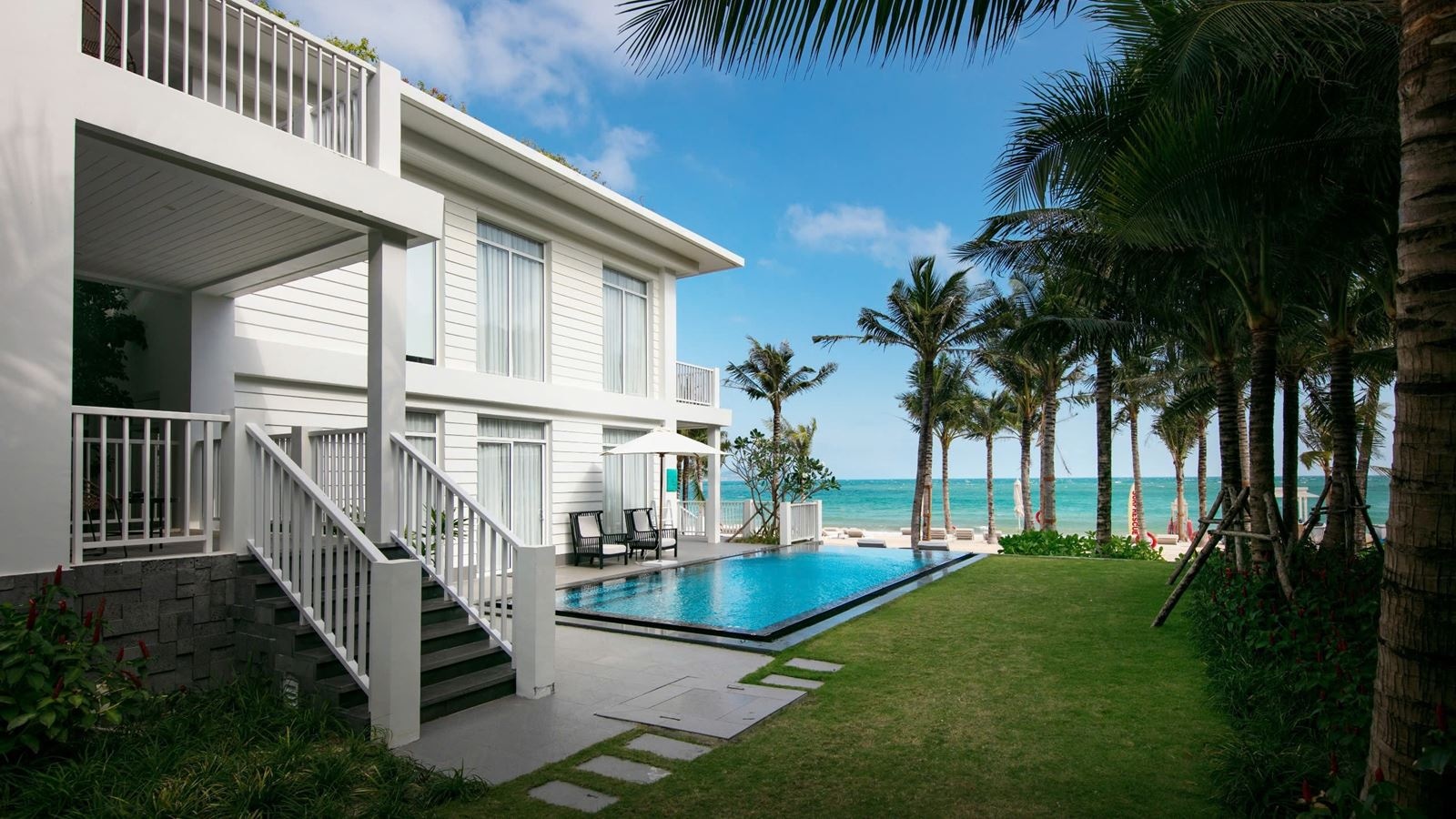 rooms-beachfront-villa-3-bedrooms