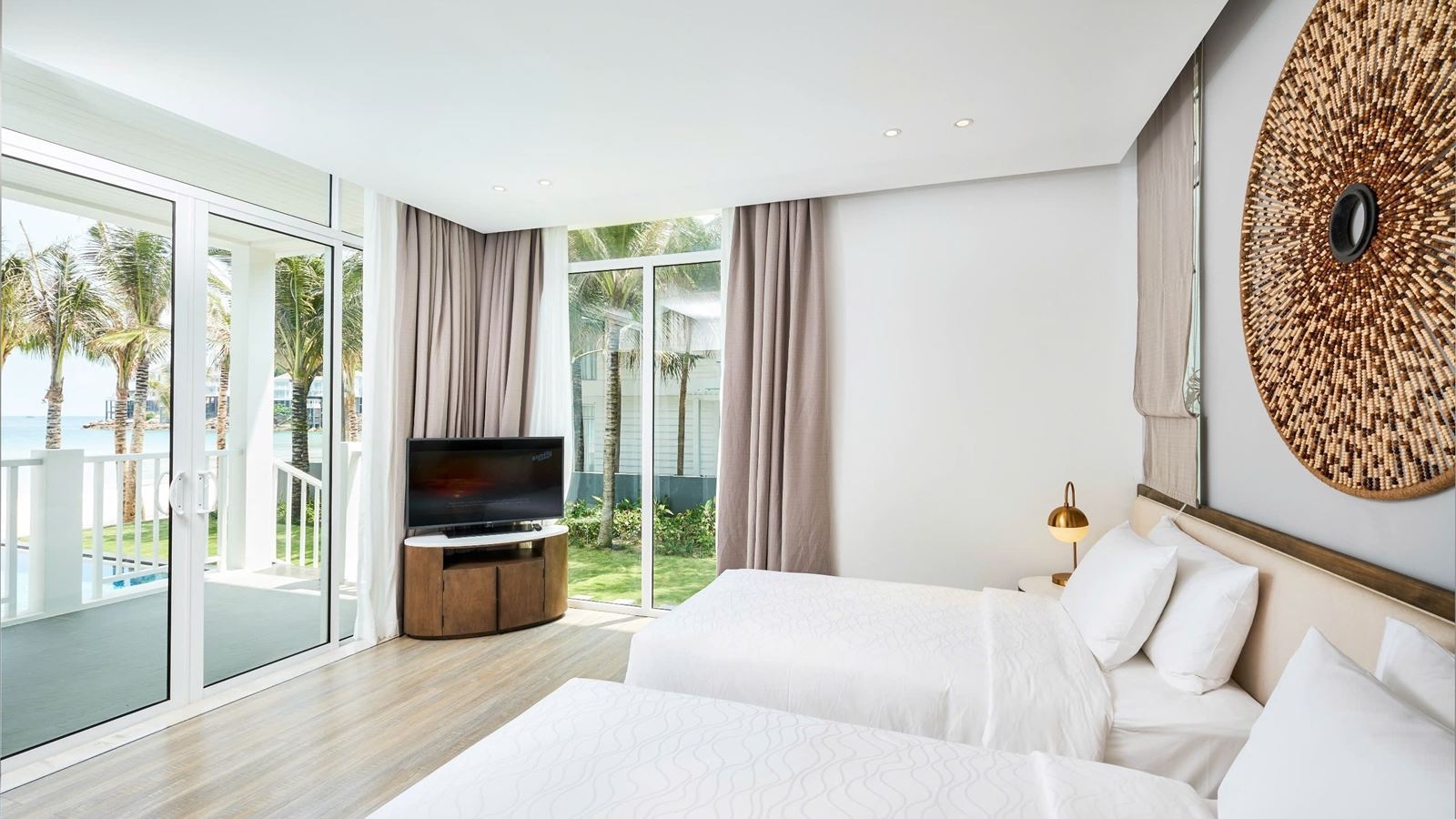 rooms-beachfront-villa-2-bedrooms