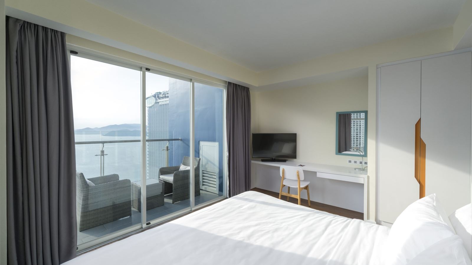 rooms-2-bedroom-deluxe-club-suite-ocean-view