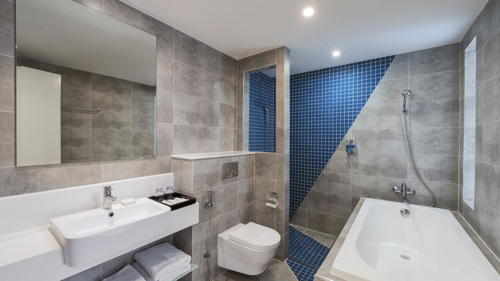 rooms-2-bedroom-deluxe-club-suite-ocean-view