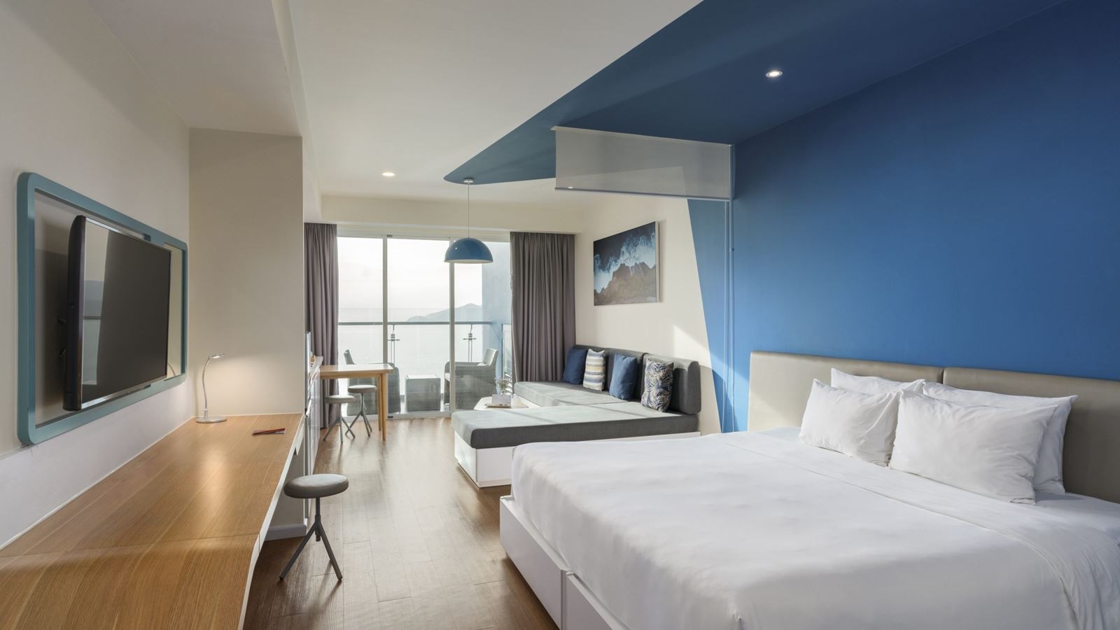 rooms-grand-deluxe-club-room-ocean-view