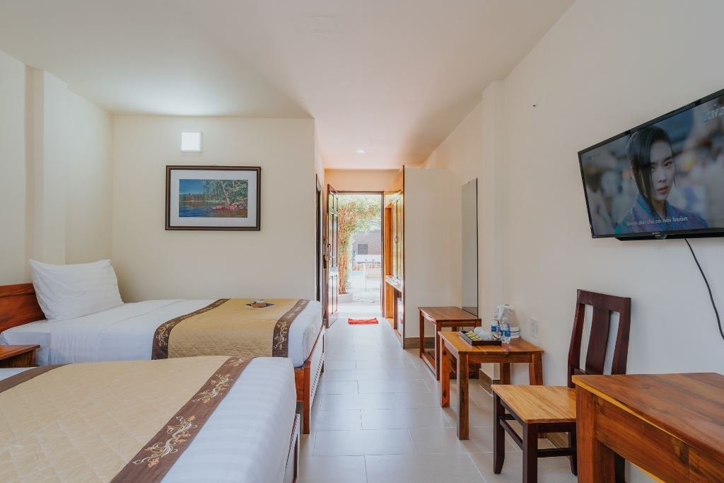 rooms-deluxe-triple-garden-view-balcony