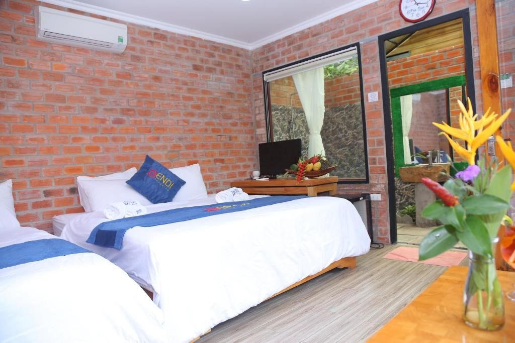 rooms-pool-view-bungalow