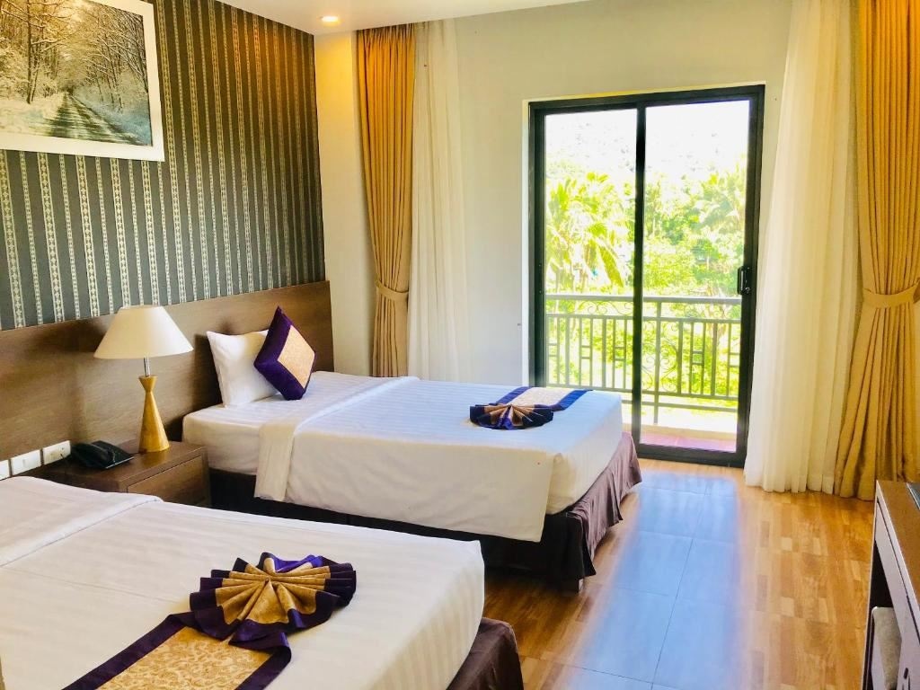 rooms-superior-balcony