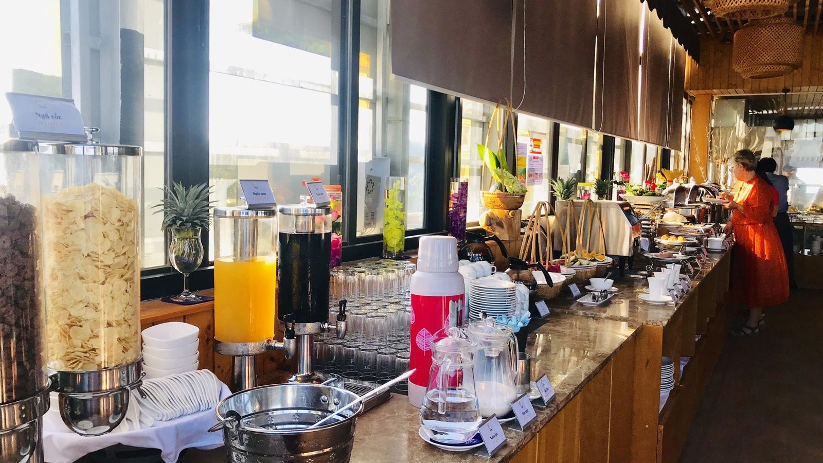 restaurants-top-floor-restaurant