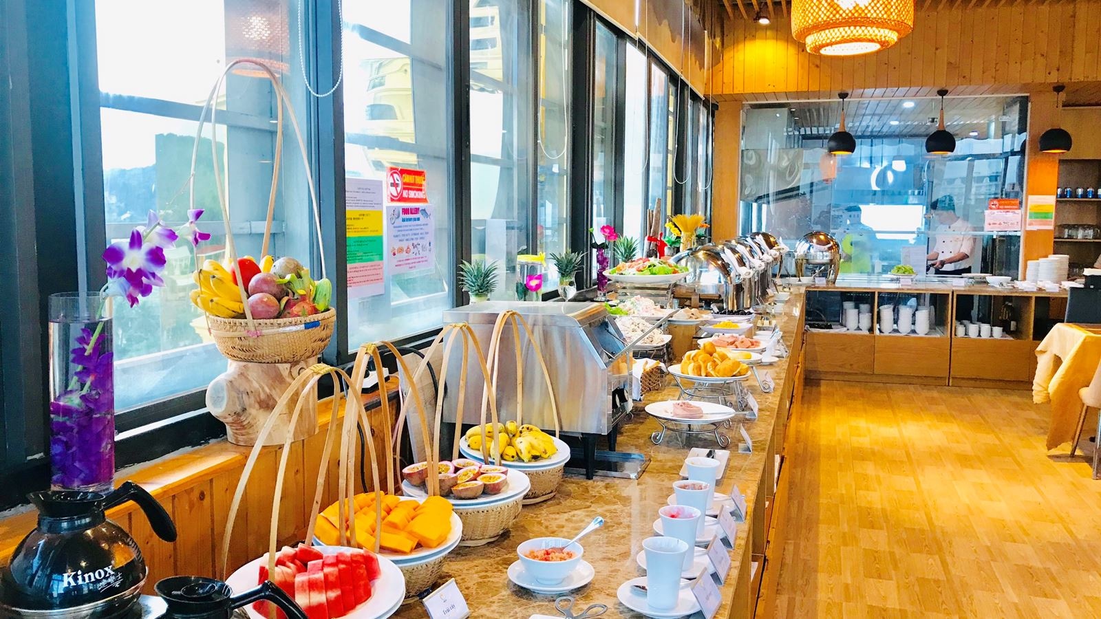 restaurants-top-floor-restaurant