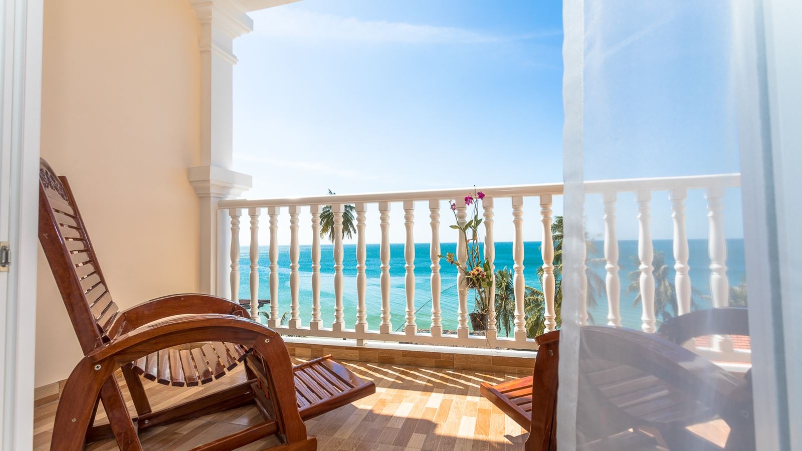 rooms-deluxe-sea-view