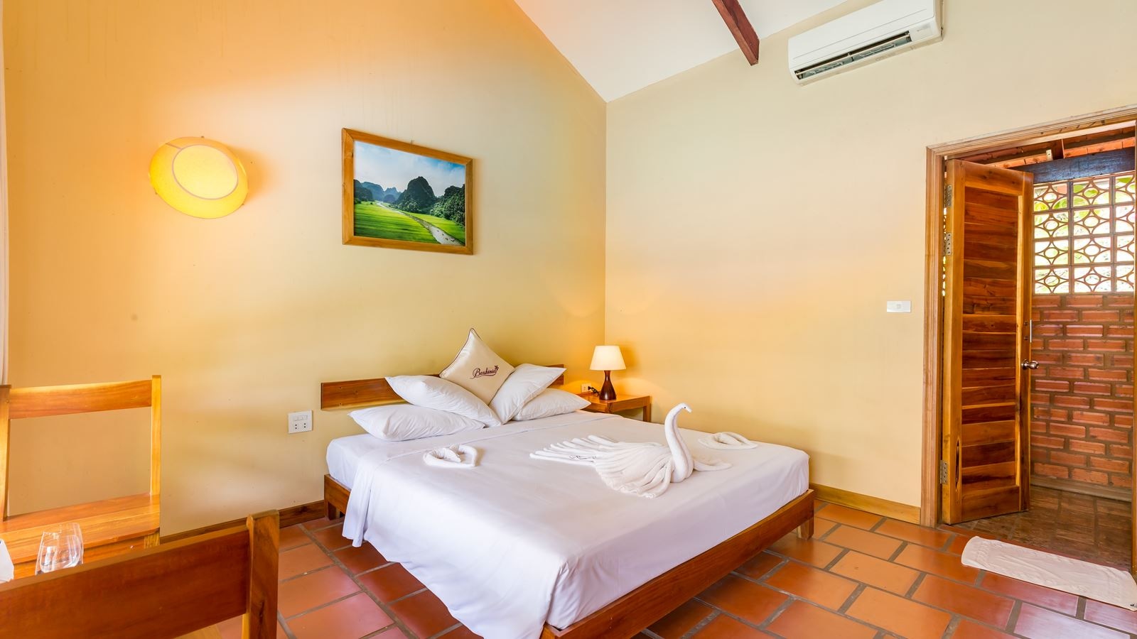 rooms-poolside-bungalow