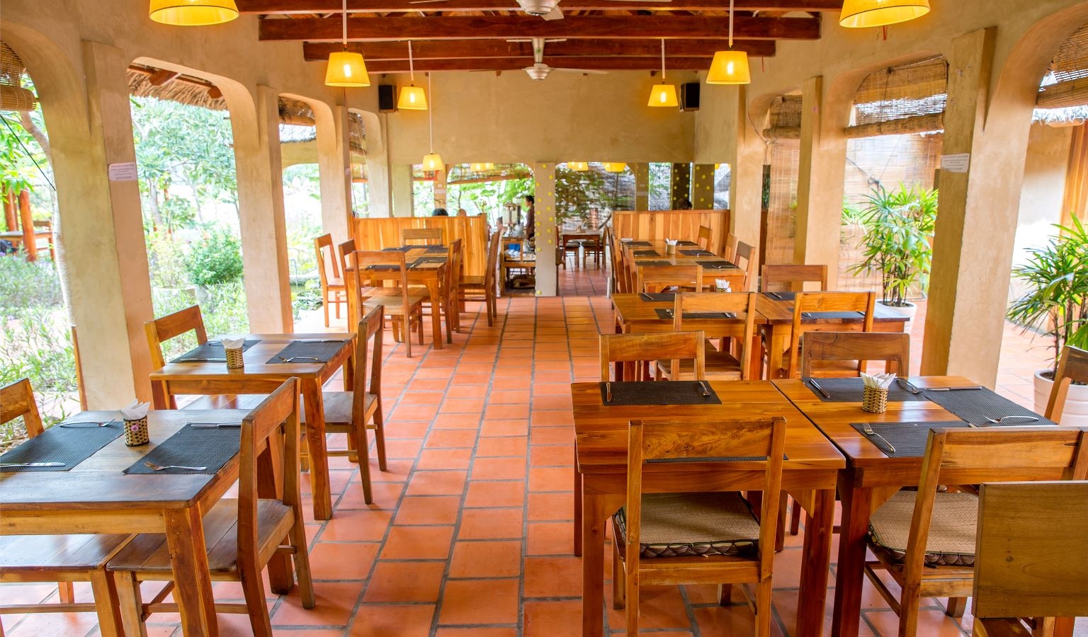 restaurants-daisy-restaurant