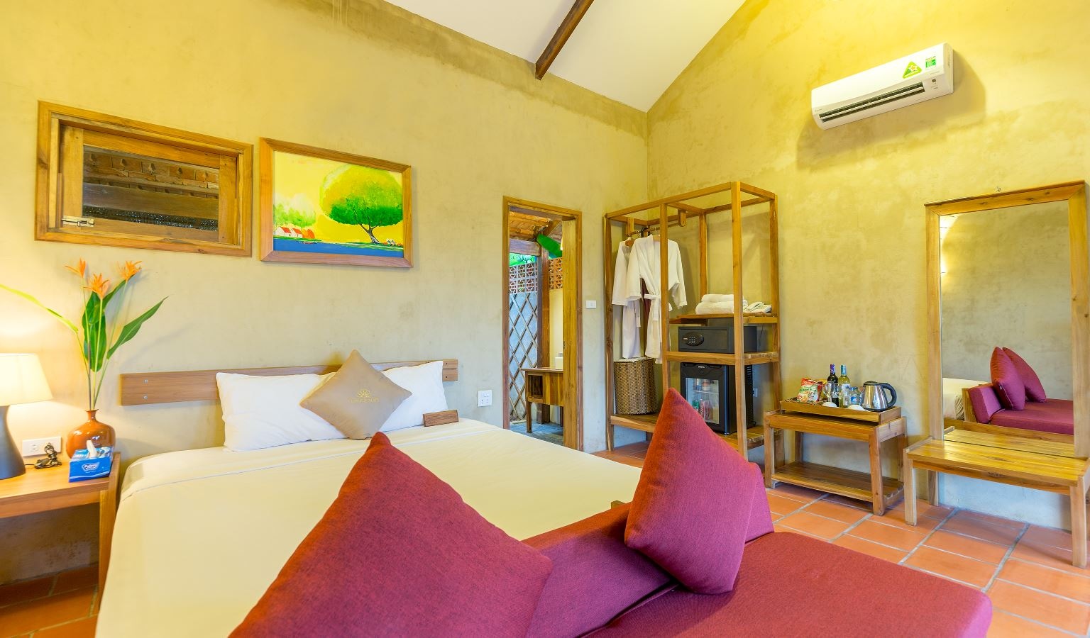 rooms-deluxe-bungalow-oceanpool-view