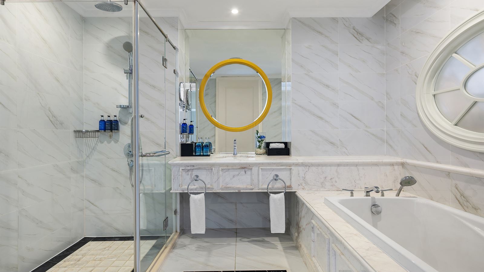 rooms-deluxe-mountain-view