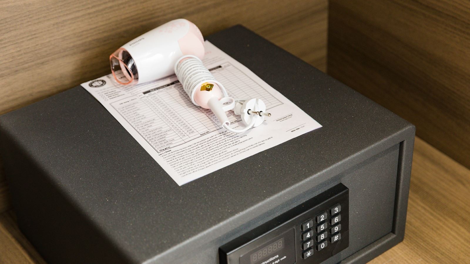 rooms-senior-deluxe-room