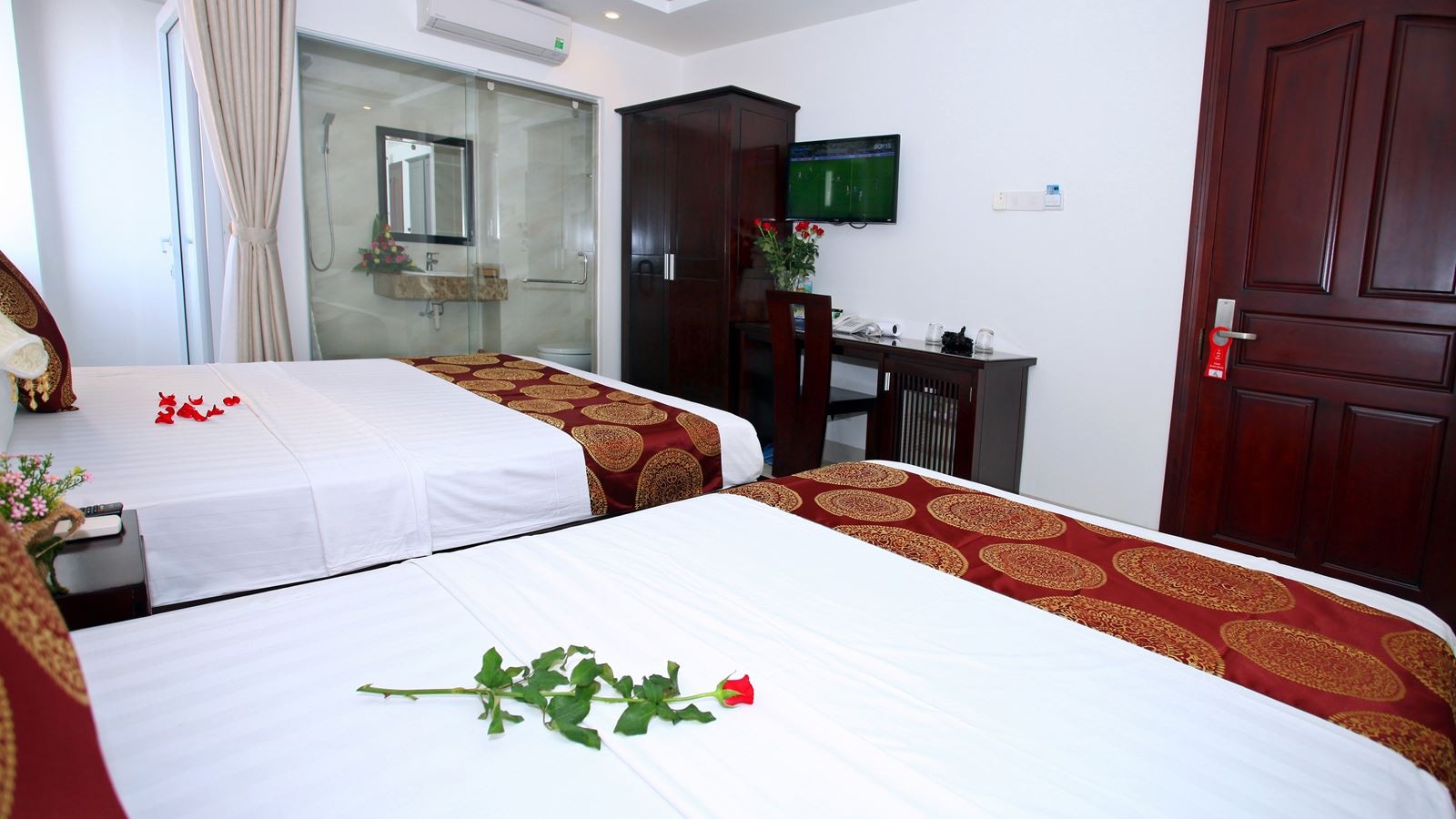 rooms-superior-balcony