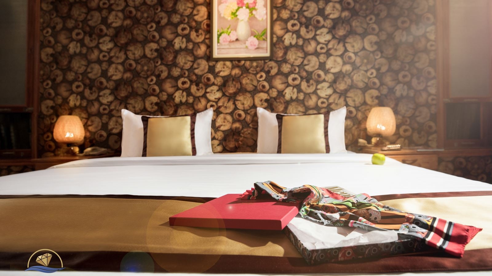 rooms-deluxe-pool-view-with-balcony