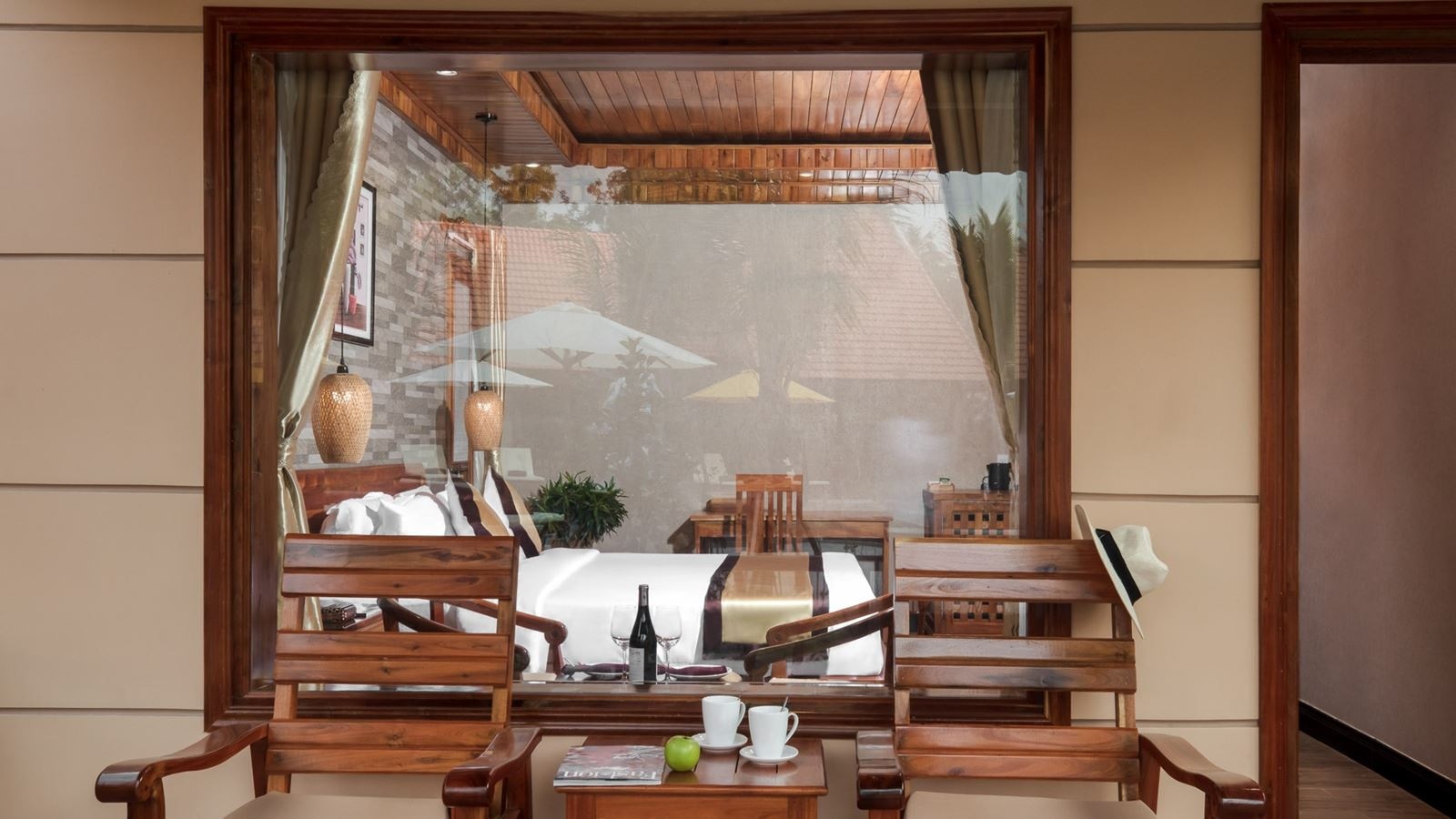 rooms-standard-gardenpool-view-with-balcony