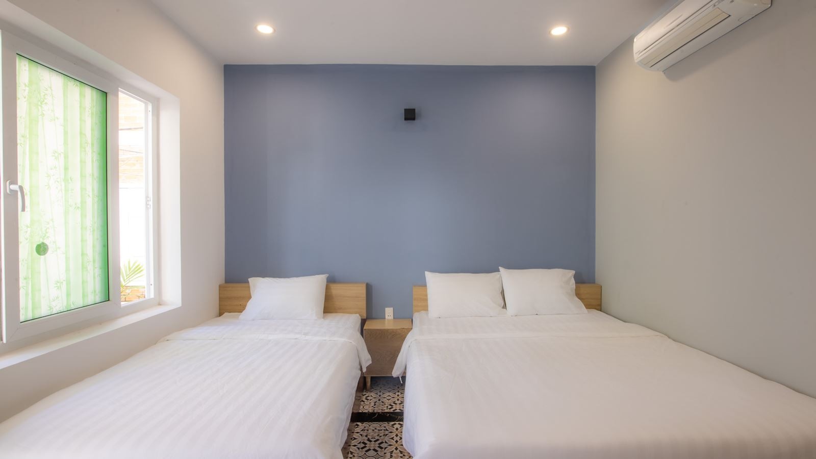 rooms-bungalow-triple-garden-view-balcony