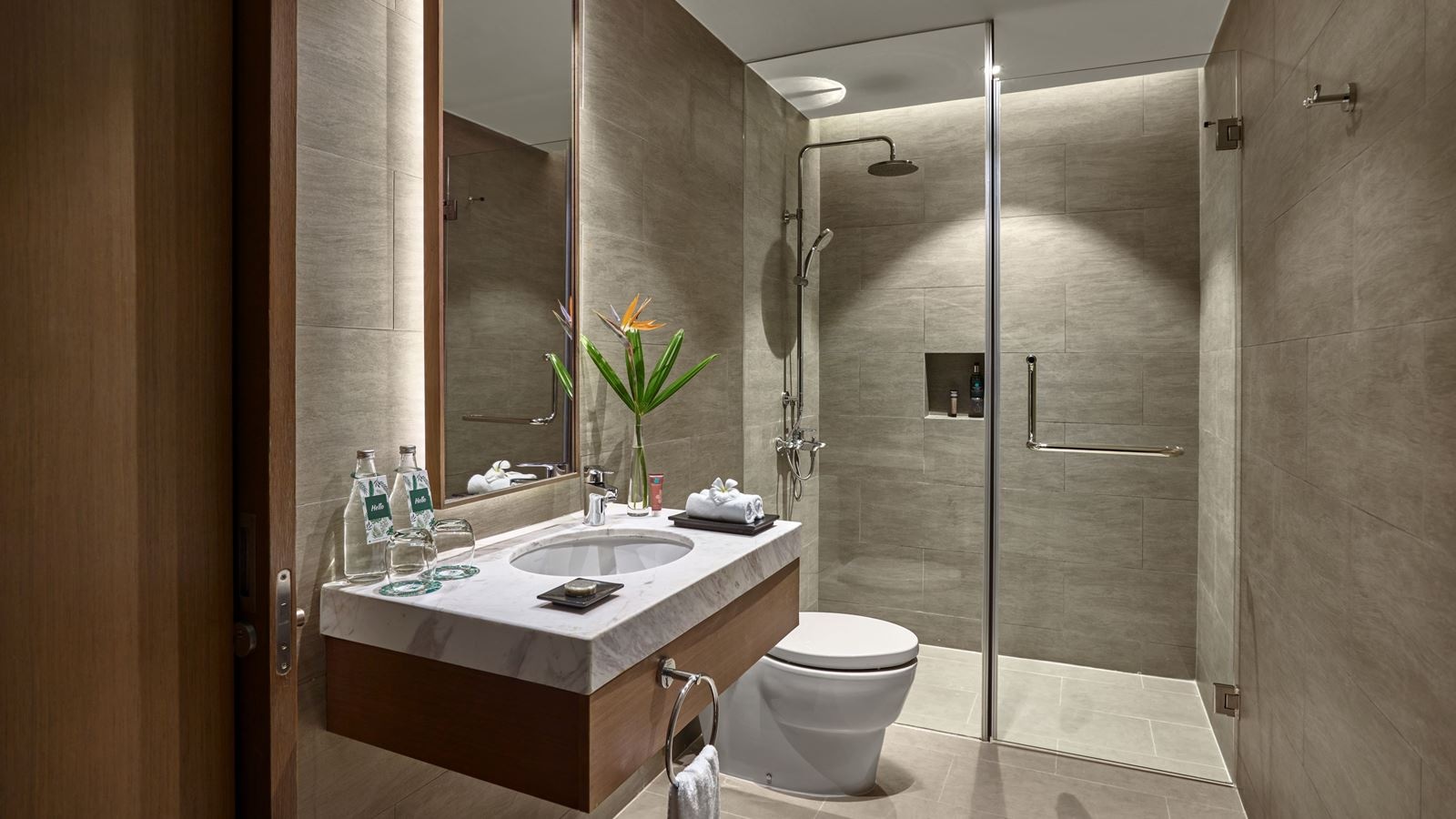 rooms-superior-suite-1-king-bed-balcony-child-without-extra-bed-with-meals