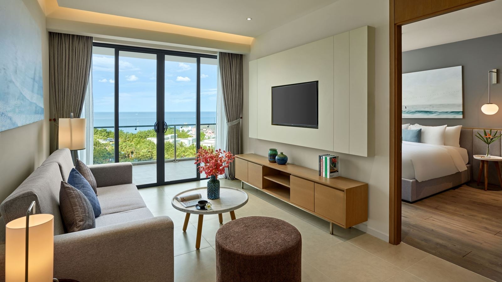 rooms-apartment-2-bedrooms-with-meals