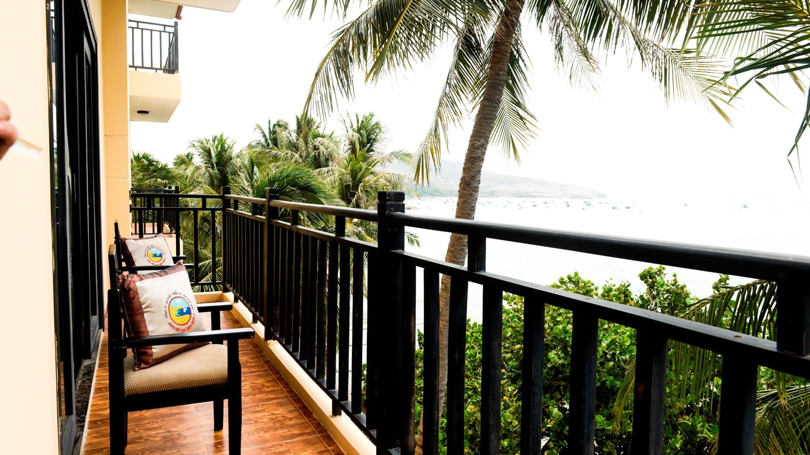 rooms-deluxe-sea-view