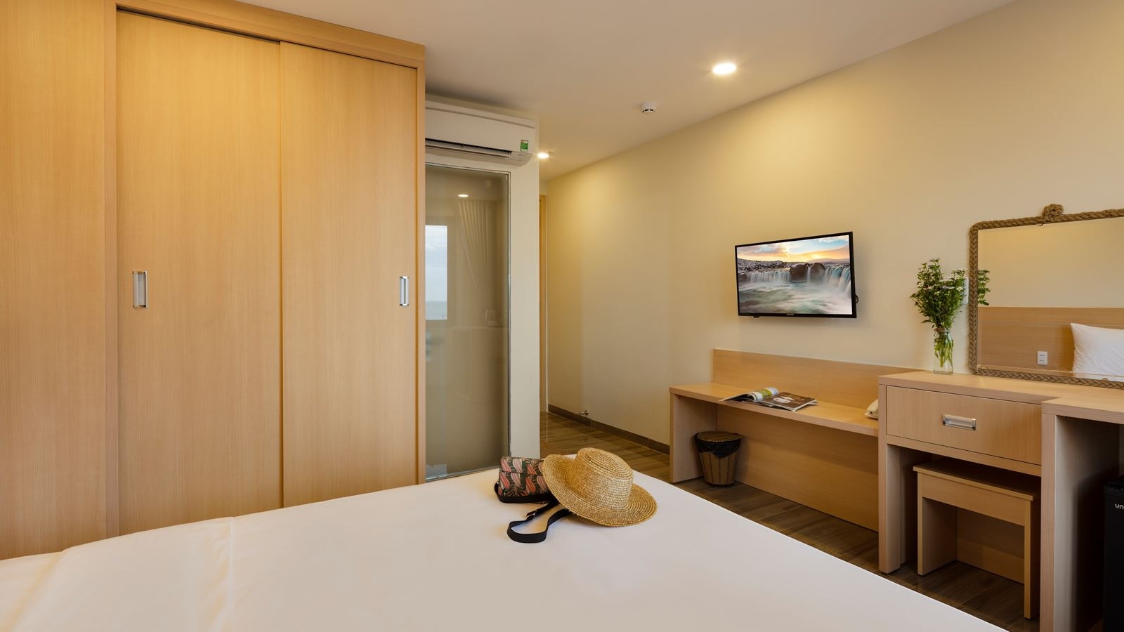 rooms-deluxe-ocean-view